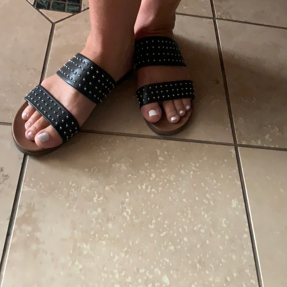 Super cute gently used sandals
